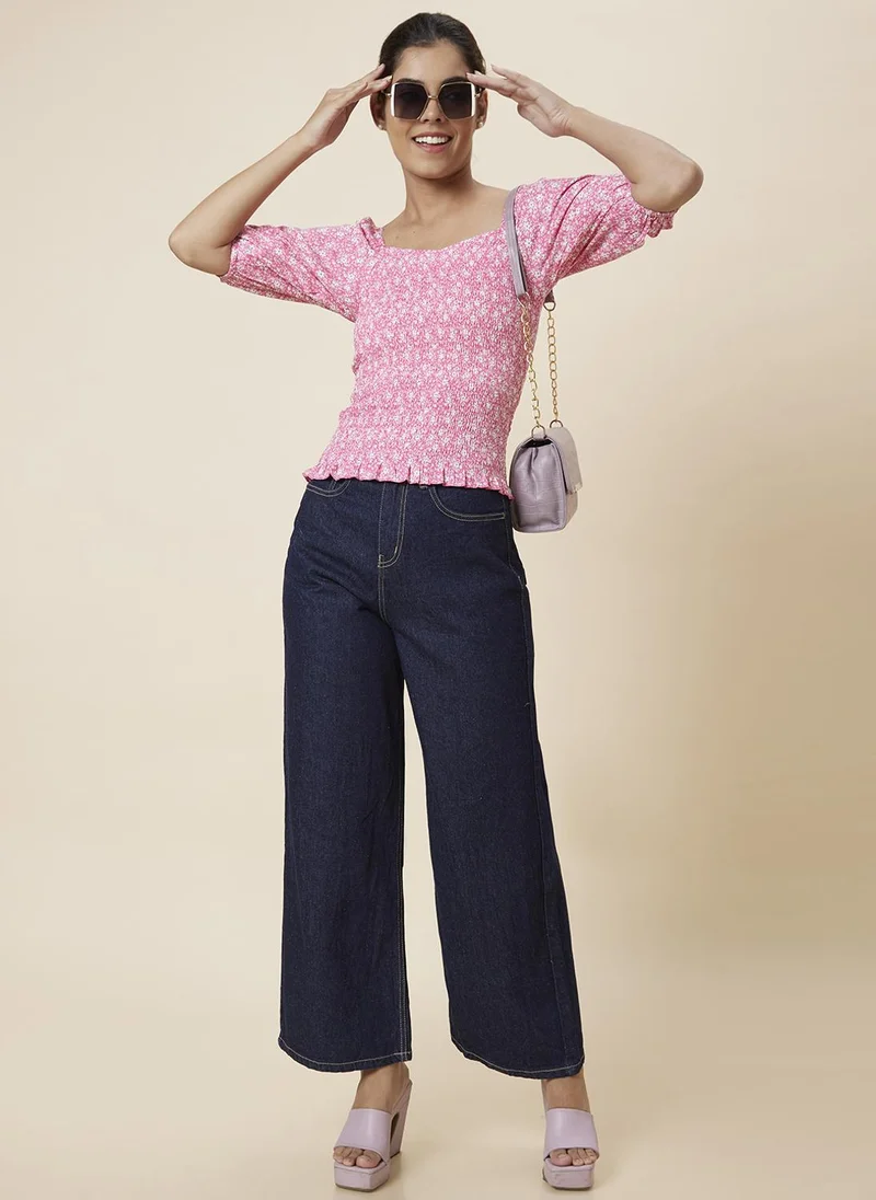 جلو باص بلوزة نسائية بأكمام منفوشة ورباط مزين بطبعات زهور وردية وبيضاء